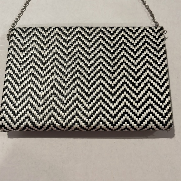 Forever 21 wallet on chain - Picture 2 of 6